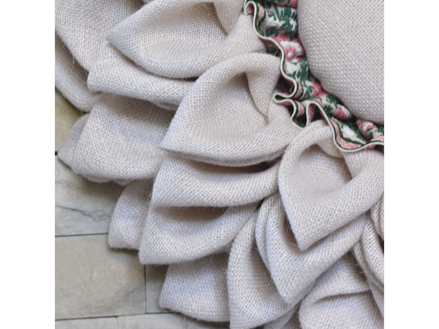 Декоративний вінок з білої мішковини у стилі рустик/прованс, діаметр 52 см