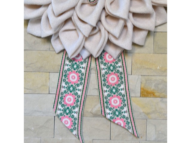 Декоративний вінок з білої мішковини у стилі рустик/прованс, діаметр 52 см