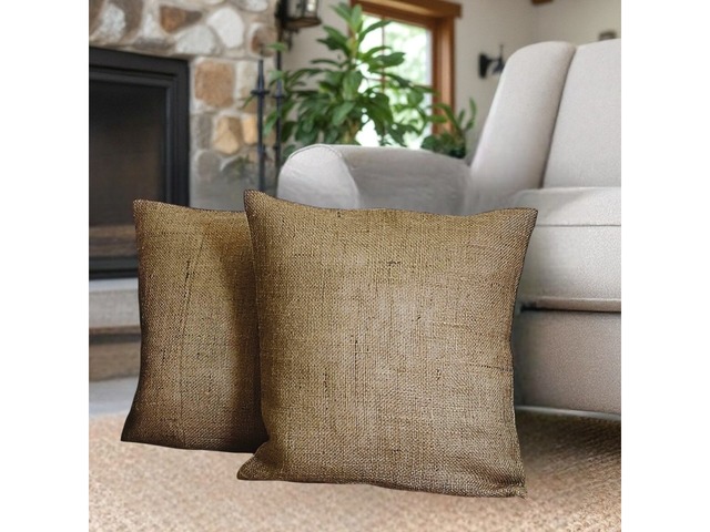 Декоративна подушка з мішковини ручної роботи