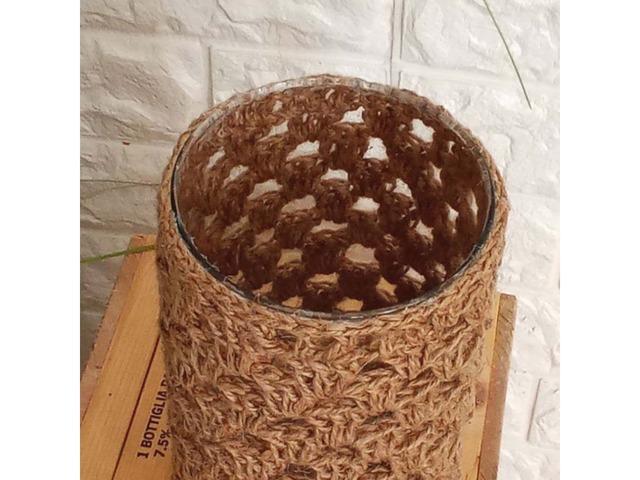 Оригінальна ваза в стилі бохо скляна основа з джутовим декором висота 20 см