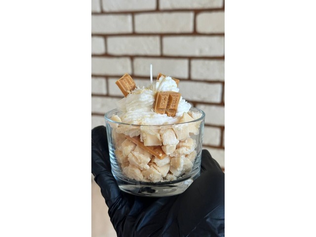 Свічка карамельно шоколадний десерт