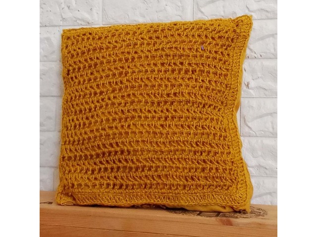 Декоративна подушка гірчичного кольору з в’язаним узором, 40х40 см