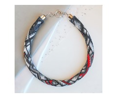 Прикраса із бісеру кольє-джгут 