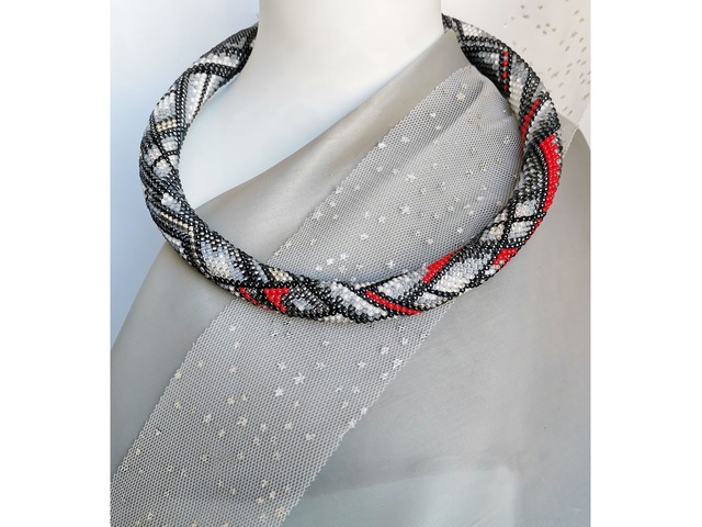 Прикраса із бісеру кольє-джгут "Шепіт полум'я"