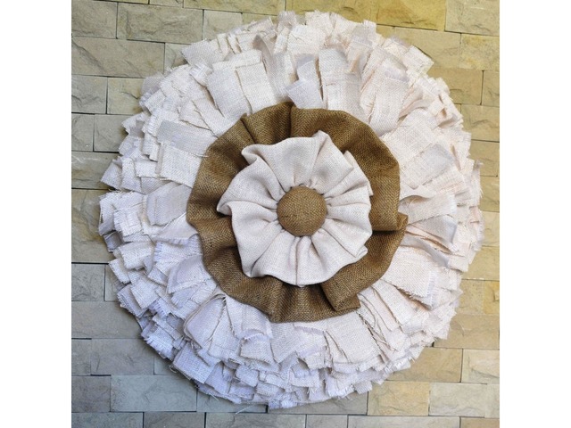 Великий настінний вінок з білої мішковини у стилі рустик кантрі, діаметр 70 см