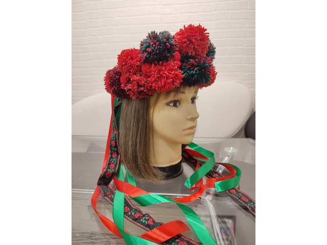 Вінок великий з помпонами та стрічками, етно ободок з помпонами