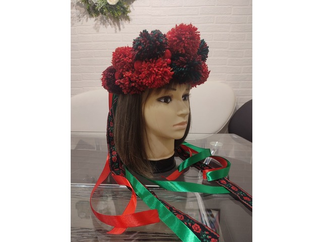 Вінок великий з помпонами та стрічками, етно ободок з помпонами