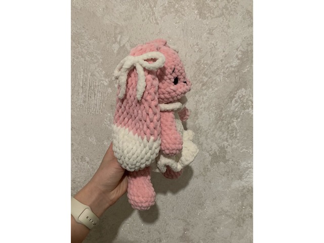 Плюшевий зайчик