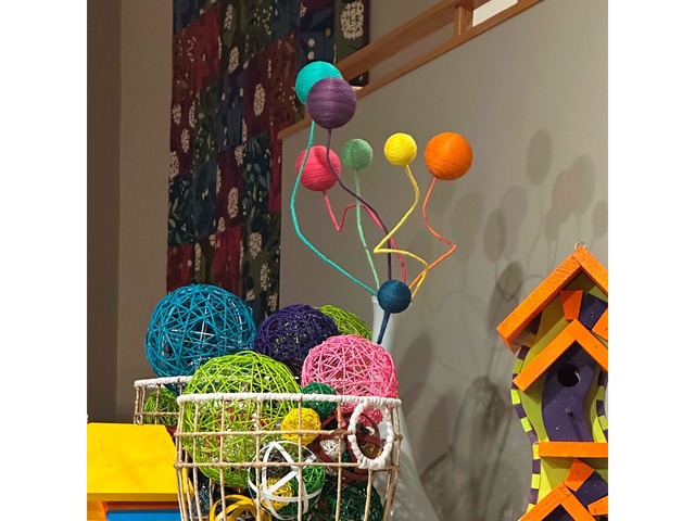 Декоративні кулі на довгій ніжці для високих ваз