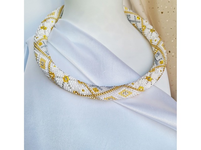 Прикраса із бісеру кольє-джгут "Золота мрiя"