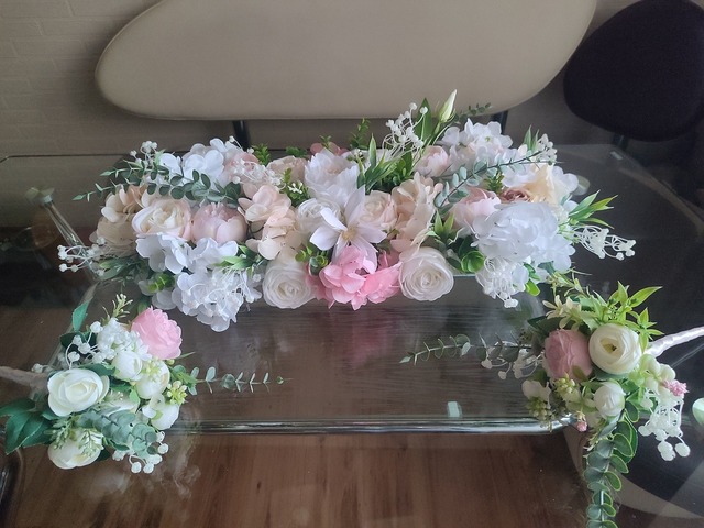 Весільні букети, декорування весілля, квіткові композиції на стіл наречених