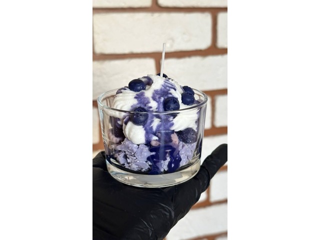 Свічка чорничний чізкейк