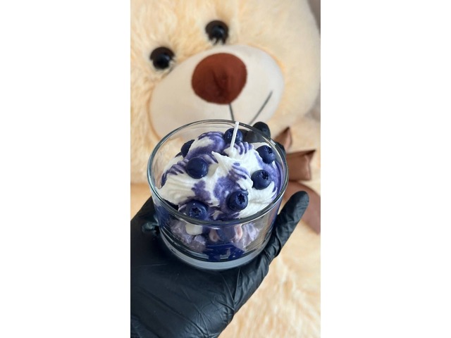 Свічка чорничний чізкейк