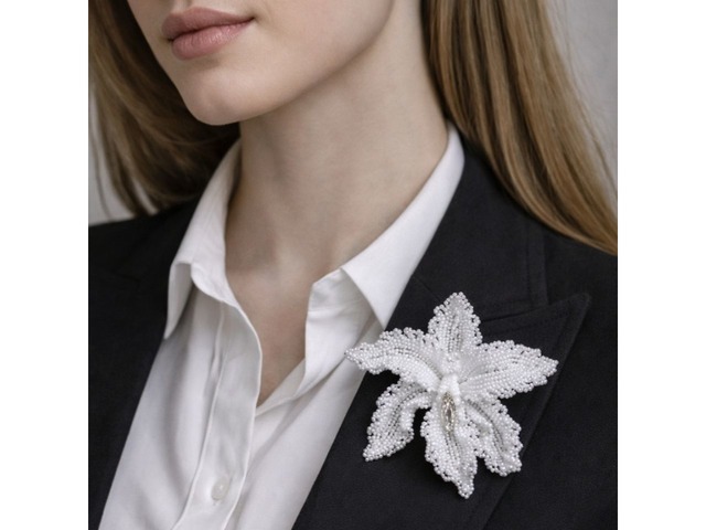 Брошка орхідея