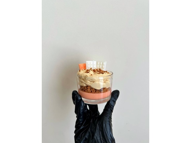 Аромасвічка-десерт ручної роботи «Peach Dream»