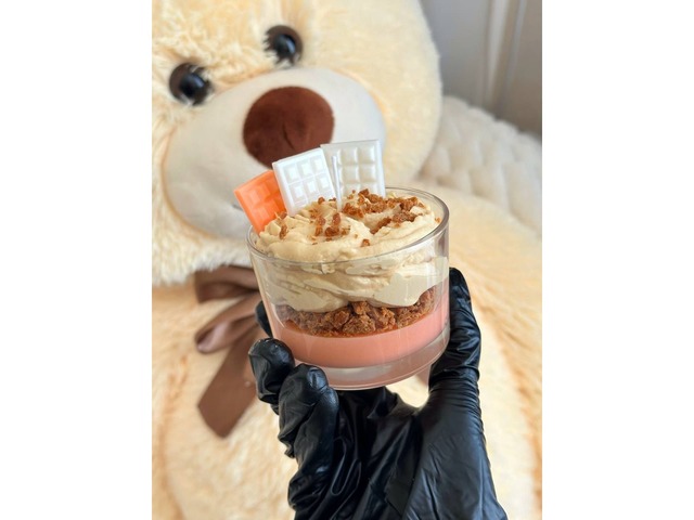 Аромасвічка-десерт ручної роботи «Peach Dream»