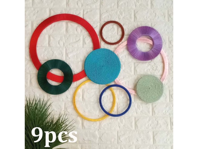 Настінний декор з кілець і кругів. Яскравий сучасний дизайн