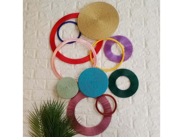 Настінний декор з кілець і кругів. Яскравий сучасний дизайн