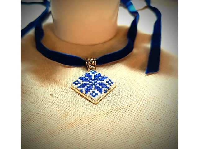 Підвіс Алатир Оберіг. Чокер . Мікровишивка.