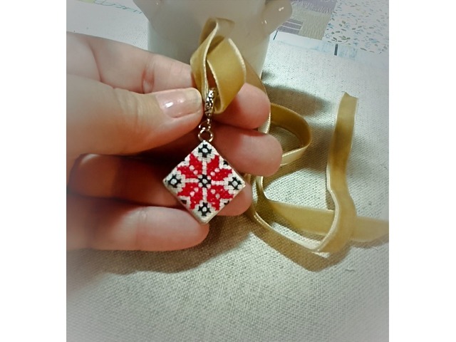 Підвіс Алатир Оберіг. Чокер . Мікровишивка.