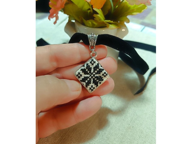 Підвіс Алатир Оберіг. Чокер . Мікровишивка.