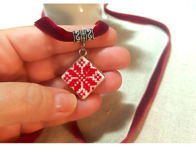 Підвіс Алатир Оберіг. Чокер . Мікровишивка.