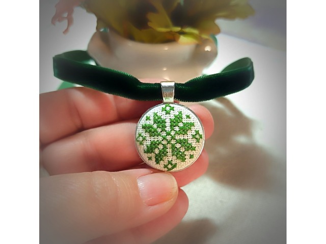 Підвіс Алатир Оберіг. Чокер . Мікровишивка.