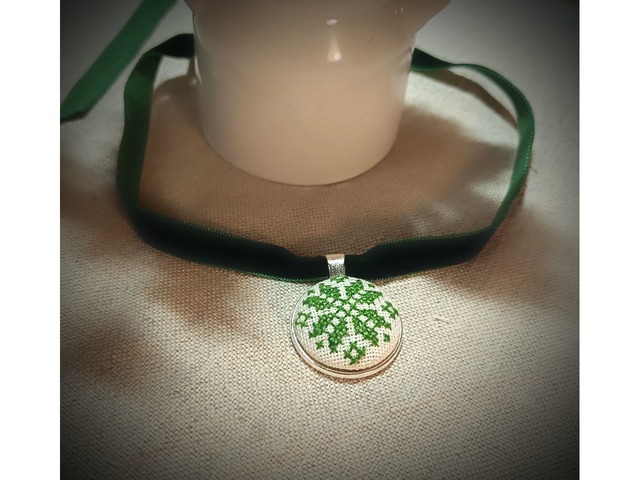 Підвіс Алатир Оберіг. Чокер . Мікровишивка.