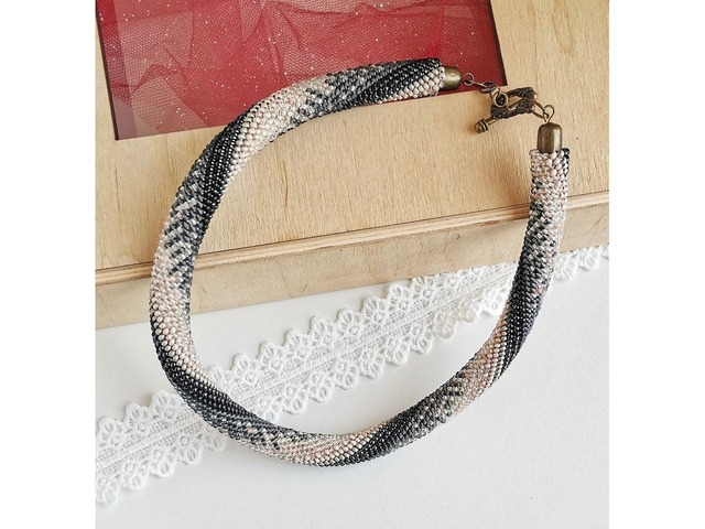 Прикраса із бісеру кольє-джгут "Велюр"