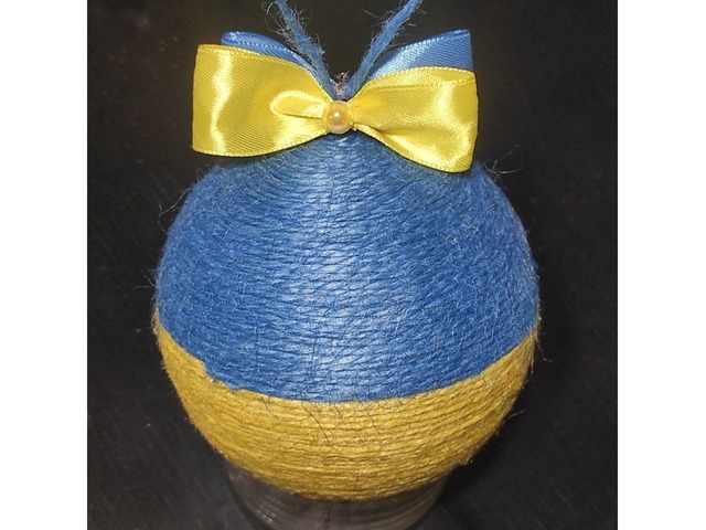 Куля на ялинку в українському стилі — різдвяна декоративна прикраса