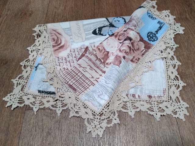 Ажурное выфельное полотенце