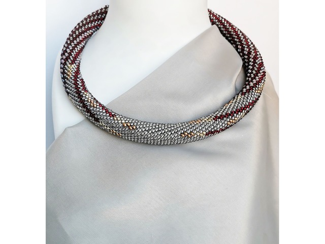 Прикраса із бісеру кольє-джгут "Оксамит"