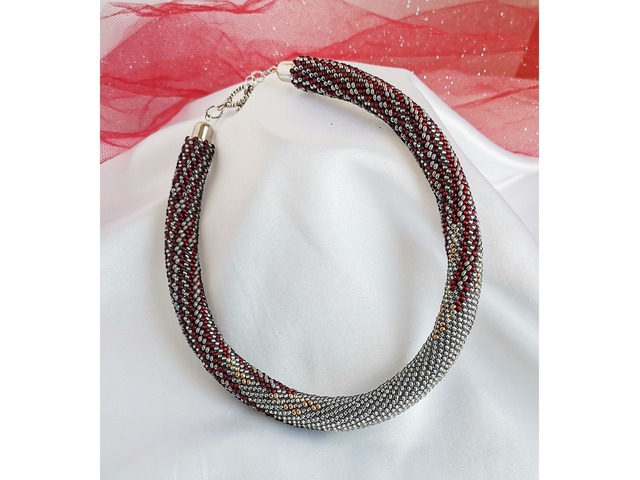 Прикраса із бісеру кольє-джгут "Оксамит"