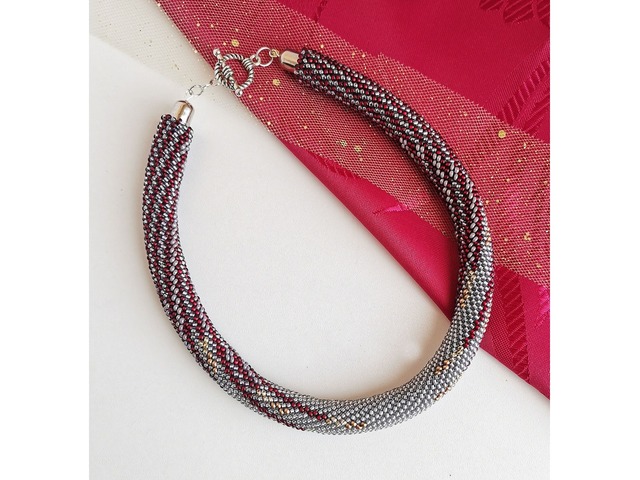 Прикраса із бісеру кольє-джгут "Оксамит"