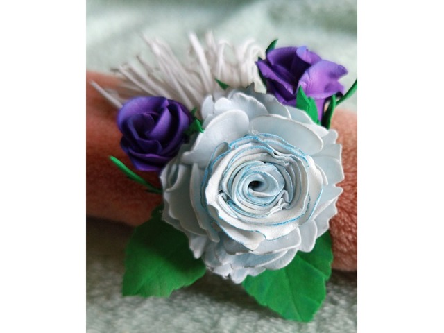 Квітковий браслет, бутон'єрка на руку - фоаміран