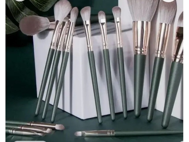 Пензлі для макіяжу - нові