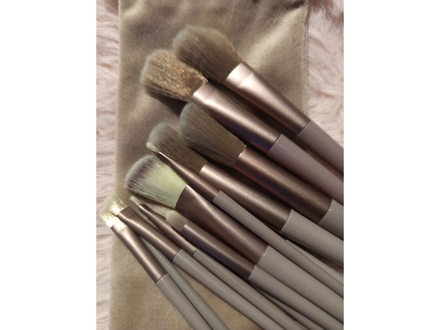 Пензлі для макіяжу - нові