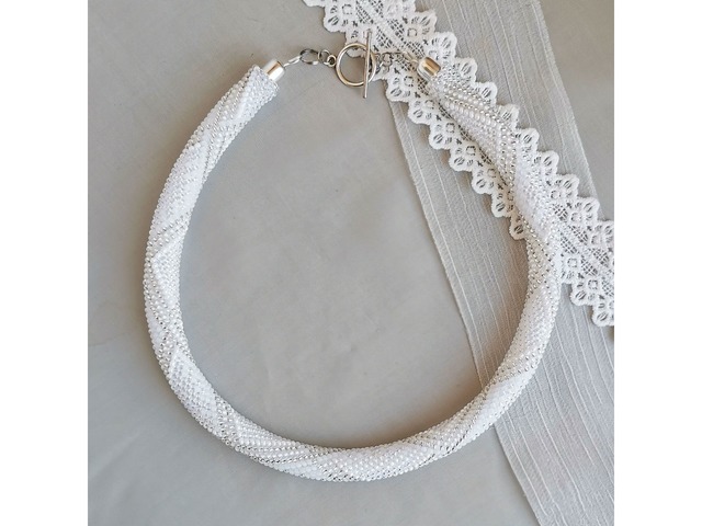 Прикраса із бісеру кольє-джгут "Кришталевий дзвін"