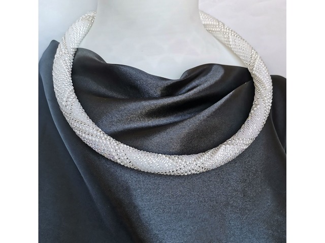 Прикраса із бісеру кольє-джгут "Кришталевий дзвін"