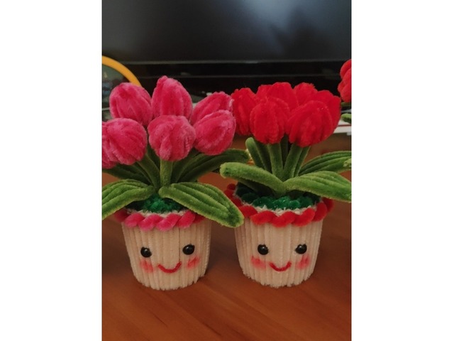 Милі пухнасті подаруночки із синельного дроту