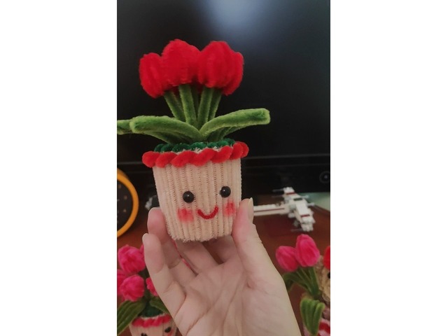 Милі пухнасті подаруночки із синельного дроту