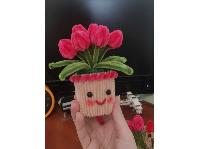 Милі пухнасті подаруночки із синельного дроту