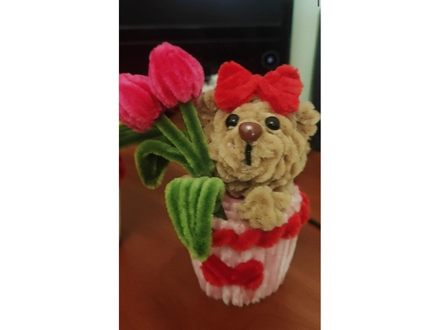 Милі пухнасті подаруночки із синельного дроту