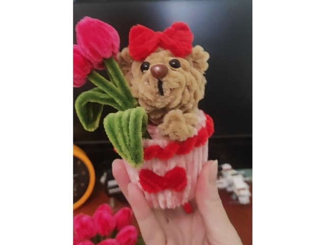 Милі пухнасті подаруночки із синельного дроту