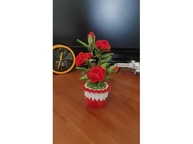 Милі пухнасті подаруночки із синельного дроту