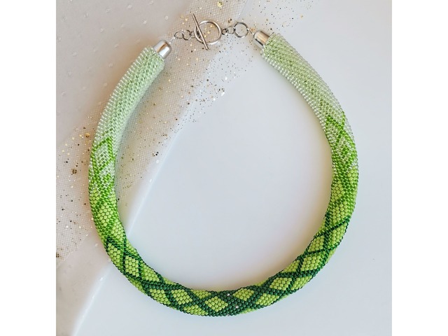 Прикраса із  бісеру кольє-джгут "Лісова пісня"