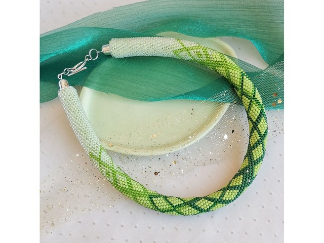 Прикраса із  бісеру кольє-джгут "Лісова пісня"