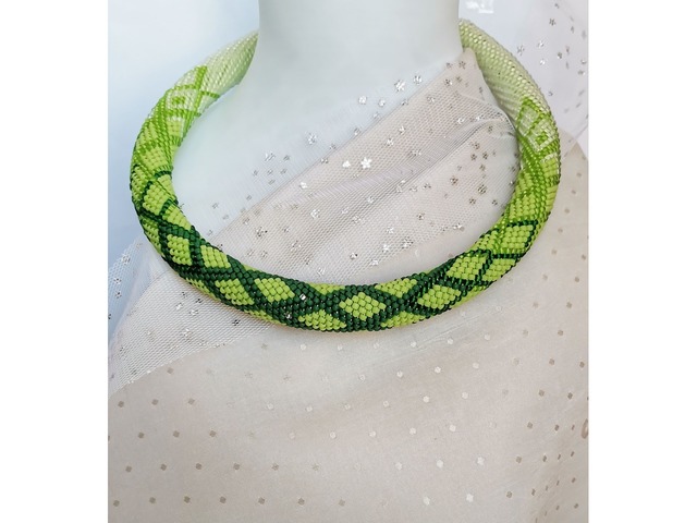 Прикраса із  бісеру кольє-джгут "Лісова пісня"