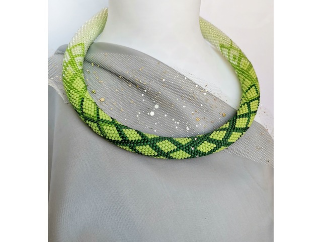 Прикраса із  бісеру кольє-джгут "Лісова пісня"