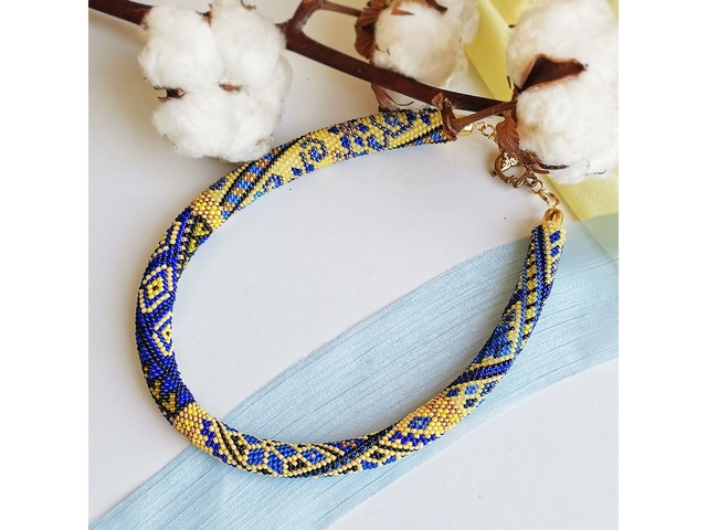 Прикраса із бісеру кольє-джгут "Єднання"